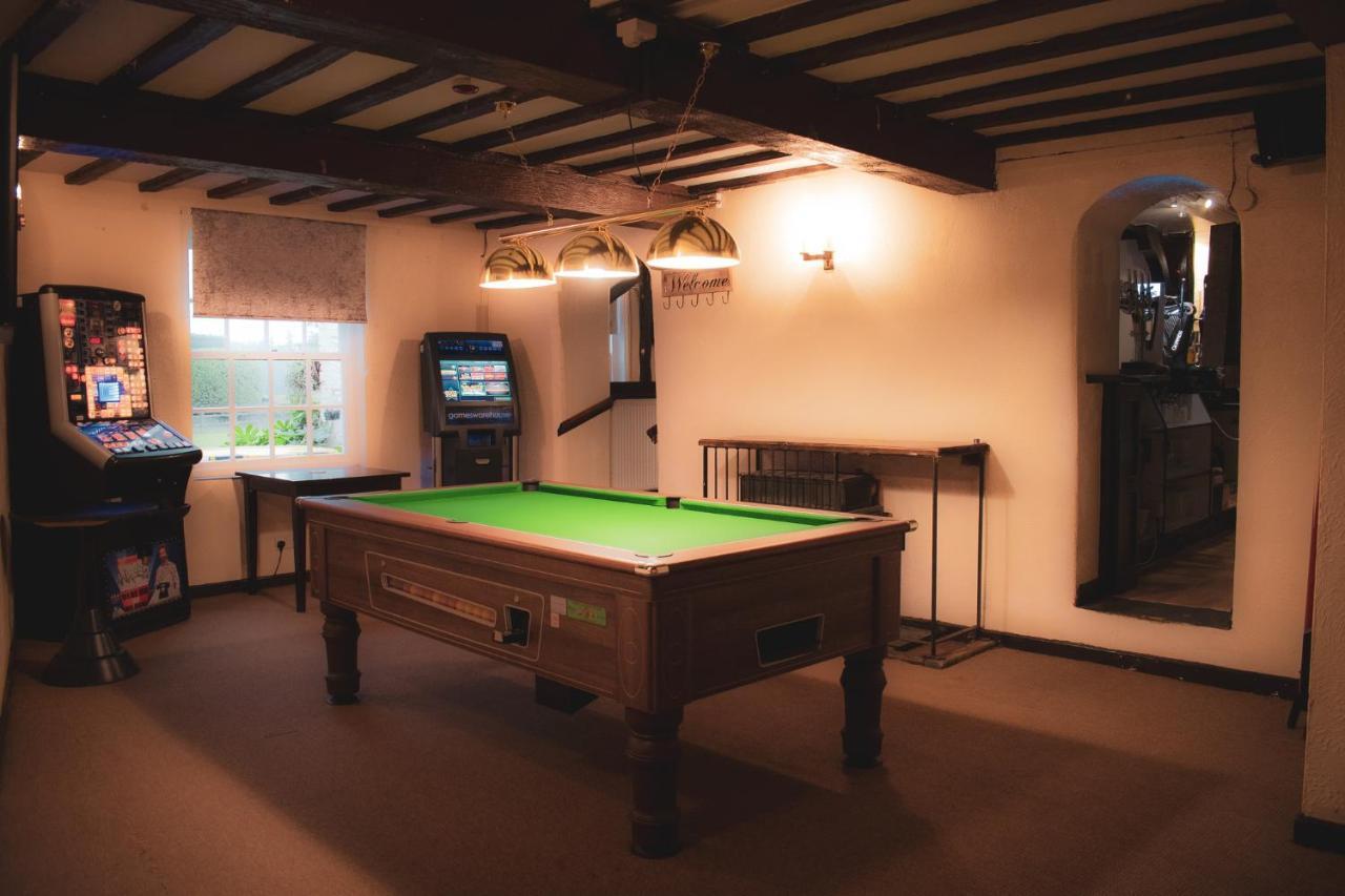 The Lion Hotel Llansantffraid-ym-Mechain Экстерьер фото